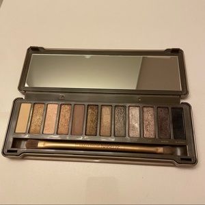 Rare! Urban Decay Naked 2 eyeshadow palette